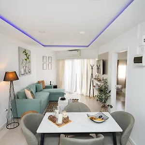 https://lazuli-beach-apartment-no-501.larnacahotels.org