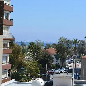 https://panagiotis-apartment.protaras-cy-hotels.com